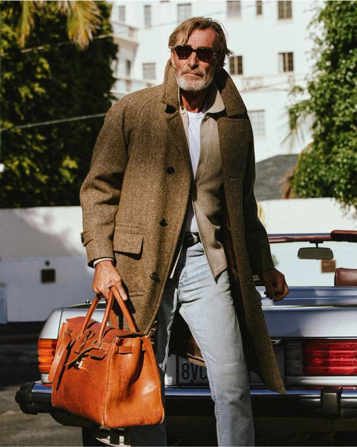 Wardrobe consulting for men toronto. fashion styling for men. wardrobe stylist for men